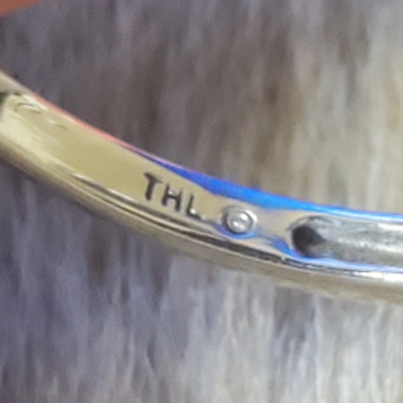 Beautiful 10K White Solid Gold Sapphire Ring - Picture 6 of 11